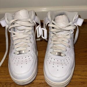 Nike High-Top AF1 Sneakers